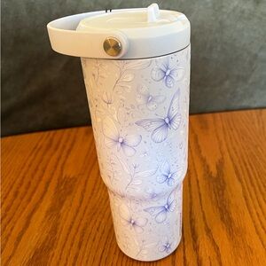 Hydrapeak Artesian Collection Pastel Blue Butterflies 32 oz Insulated Tumbler